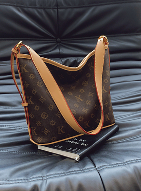 高级感轻奢复古软皮腋下包女式2025新款时尚通勤托特包百搭书提报