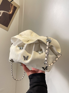 夏季超火小众褶皱云朵包包女2025新款时尚洋气百搭链条单肩斜挎包