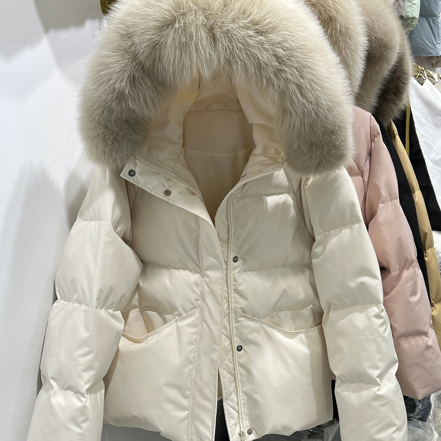 香榭颂90白鸭绒连帽加厚羽绒服