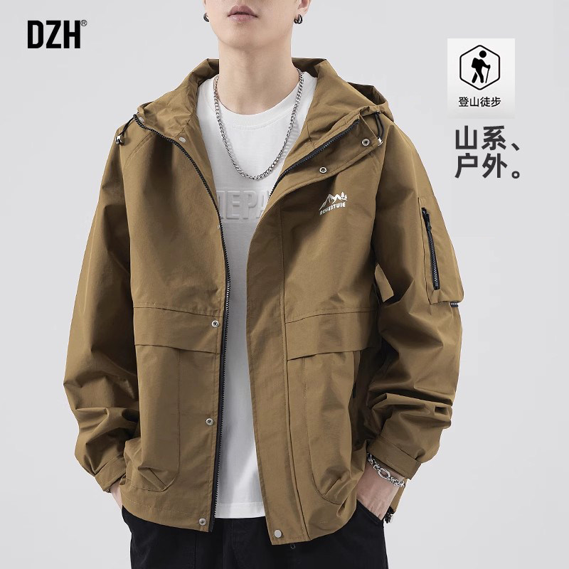 男士山系冲锋衣男款秋季连帽外套高级感2025新款登山夹克上衣百搭