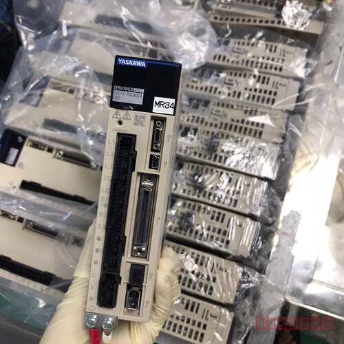 议价安川7系伺服驱动器100w SGD7S-R90A00A002维修