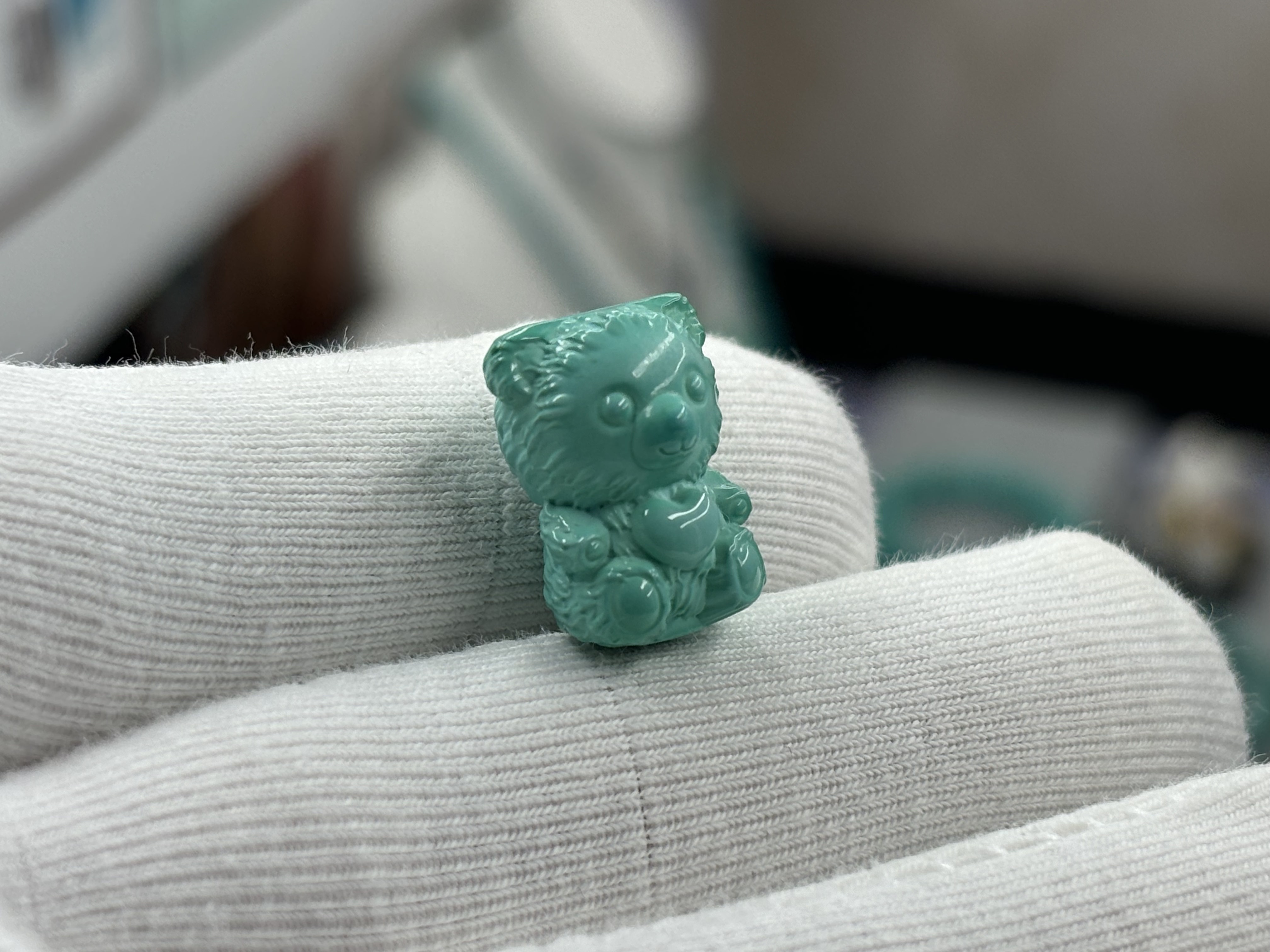 湖北原矿高瓷绿松石小熊配饰配珠