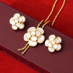 复古时尚 女立体精致 饰品小众设计赫本风山茶花吊坠项链耳钉套装