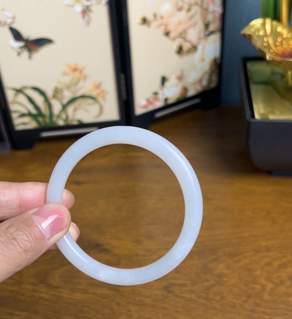 新疆直发正品和田玉羊脂白玉手镯老坑料细圆条镯子天然玉石带证书