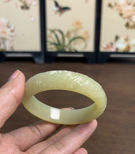 新疆直发正品和田玉若羌黄口手镯黄玉雕花手镯天然玉石55.5带证书