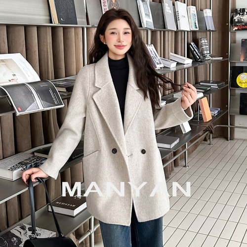 漫沿MANYAN燕麦色短款大衣外套女