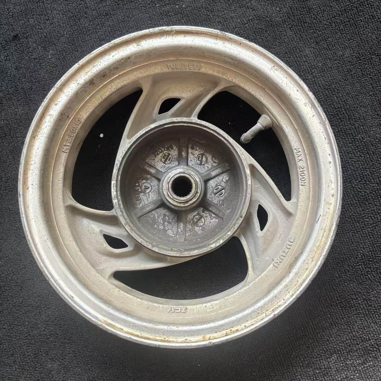 适用原厂踏板摩托车配件红宝UM125T-C-A前后轮钢圈轮毂铝轮圈