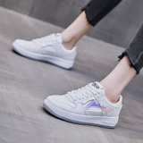 Весенняя дышащая белая обувь, высокие спортивные нескользящие кроссовки для отдыха для школьников, коллекция 2021, в корейском стиле, мягкая подошва, для бега