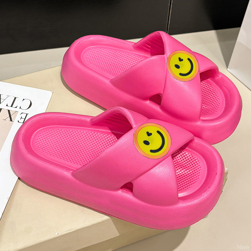 室内拖鞋舒适简约款踩屎感夏季居家防滑新款时尚平底外穿凉拖鞋女