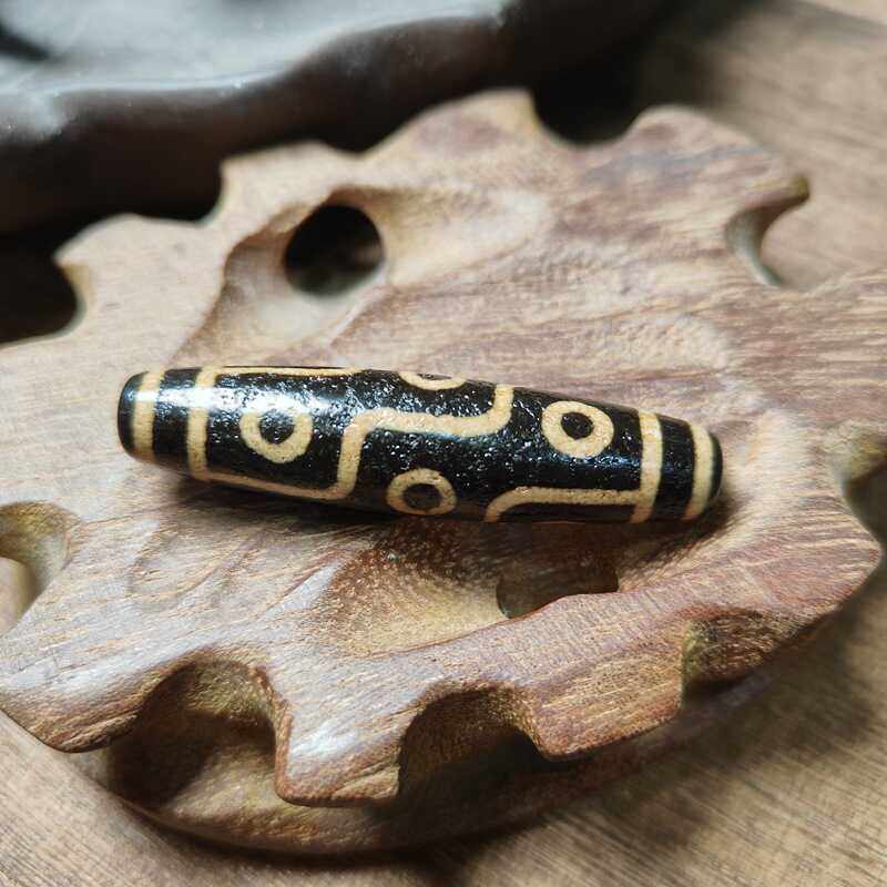 西藏民族风高油风化牙黄老料九眼天珠藏传真品吊坠玛瑙天眼锁骨链