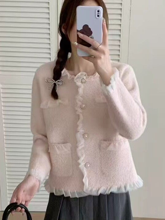 小香风仿水貂绒外套女秋冬新款名媛蕾丝花边拼接宽松短款开衫上衣