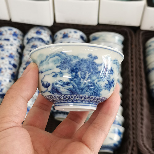 景德镇陶瓷仿柴窑青花山水压手杯