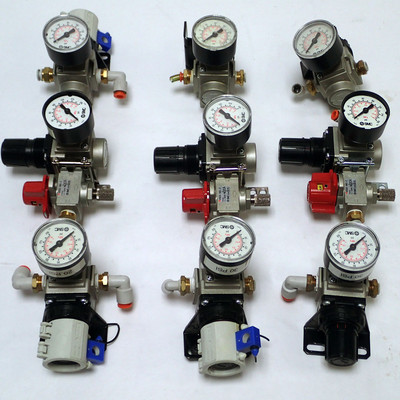 LOT 9 SMC REGULATORS VHS20-N02-Z / AR20-N02-Z COMBO, AR20-N0