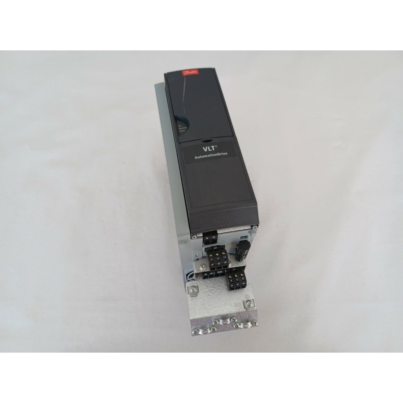 Danfoss Frequenzumrichter VLT FC-302PK75T5E20H1X P/N: 131B05