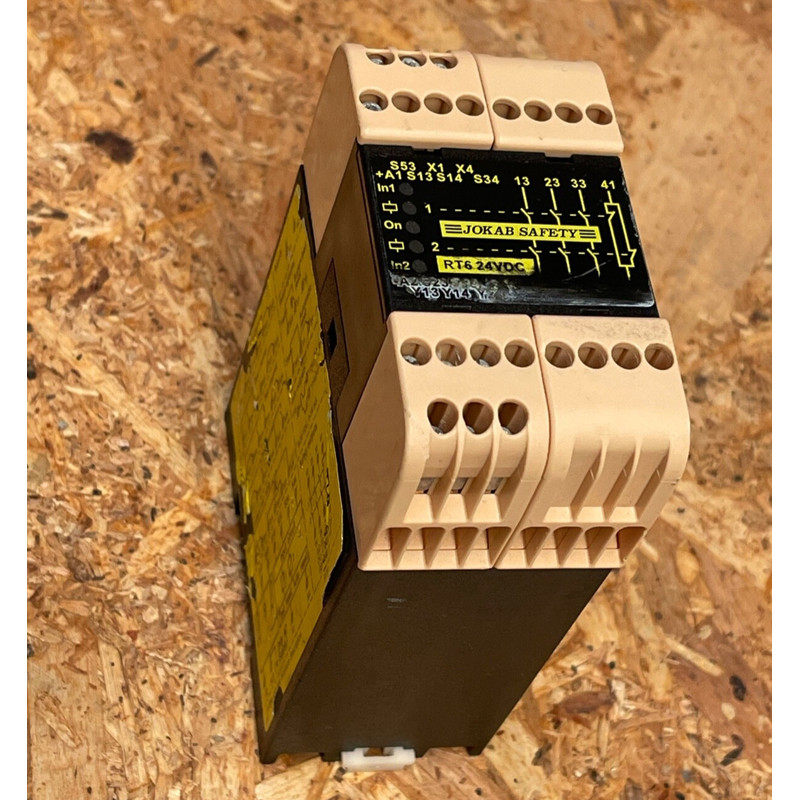 ABB - 2TLJ010026R0000 - RT6 24V DC Safety Relay, 3NO/1NC, 45
