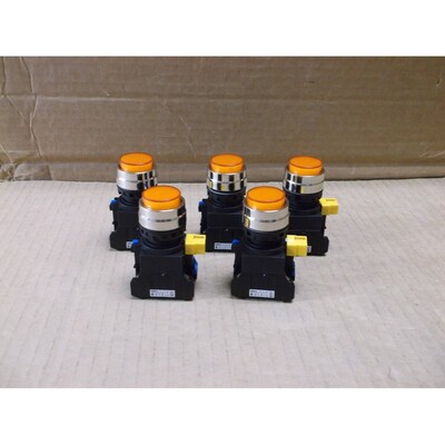 HW4L-M2F10QD-A-24V Idec NUOVO Pulsante Illuminato Momentaneo