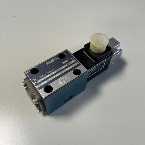 Bosch 0810090115 081WV06P1N116WS024/00A0 4/2-Wegeventil Spul
