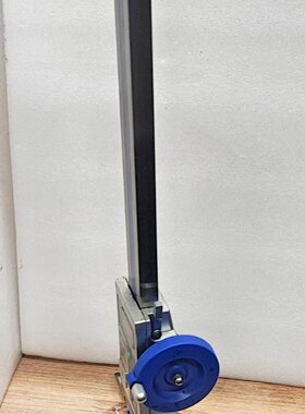 Mitutoyo 570-302 HDS-H30C ABSOLUTE Digimatic Height Gage