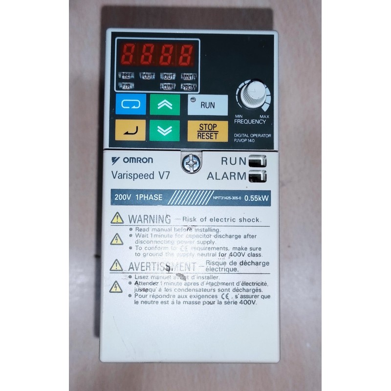 NEU ?▄?▄? OMRON CIMR-V7AZB0P4 -- CIMR V7AZB0P4 - INVERTER