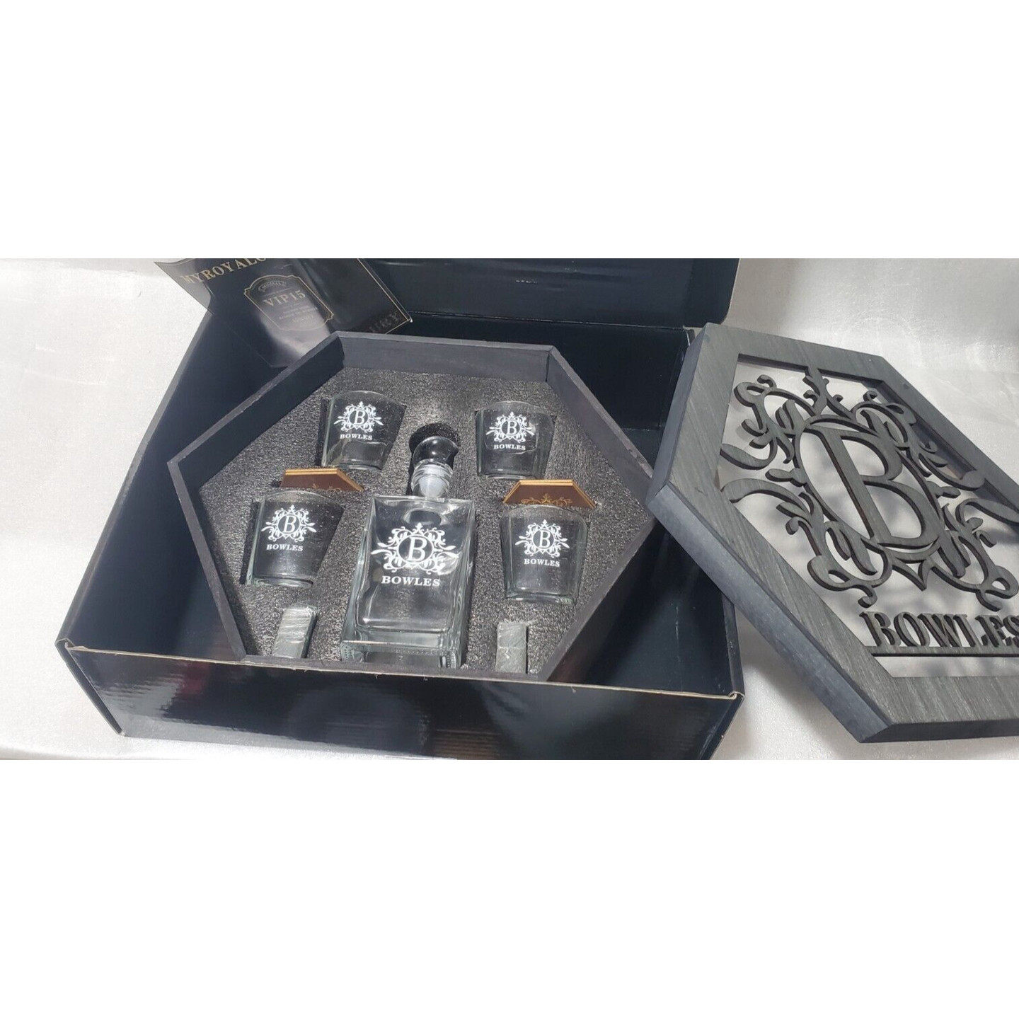 Bowles My Royal 定制 5 件醒酒器套装带盒醒酒器和 (4) 眼镜!,电子元器件市场,PCB电路板/印刷线路板,淘宝优惠券,粉丝福利购,淘宝优惠卷