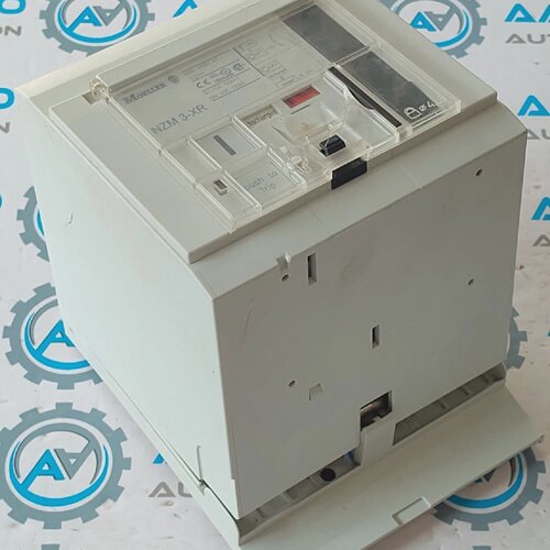 1pcs MOELLER NZM3XR 208240V AC Remote Operator Size NZM 3XR