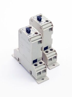 2x Siemens 8WA-SF 8WA1 011-8SF26 8WA1011-8SF26 Schutzschalte