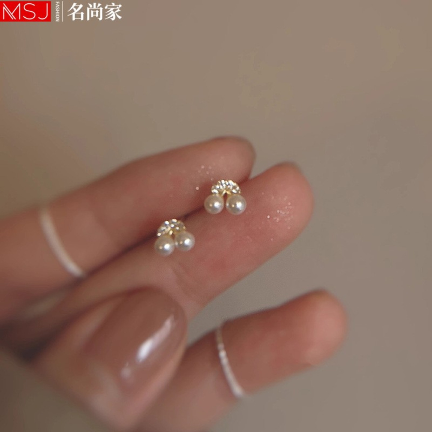 名尚家小巧精致樱桃耳钉女耳饰
