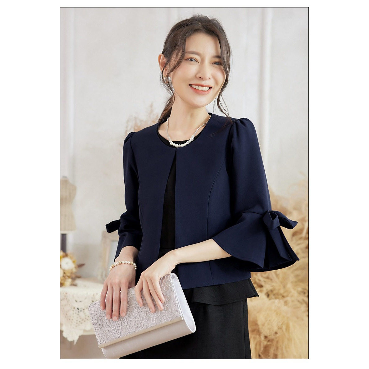 西服短外套女上衣韩版显瘦西装婚纱礼服披肩V领喇叭袖坎肩宴会秋