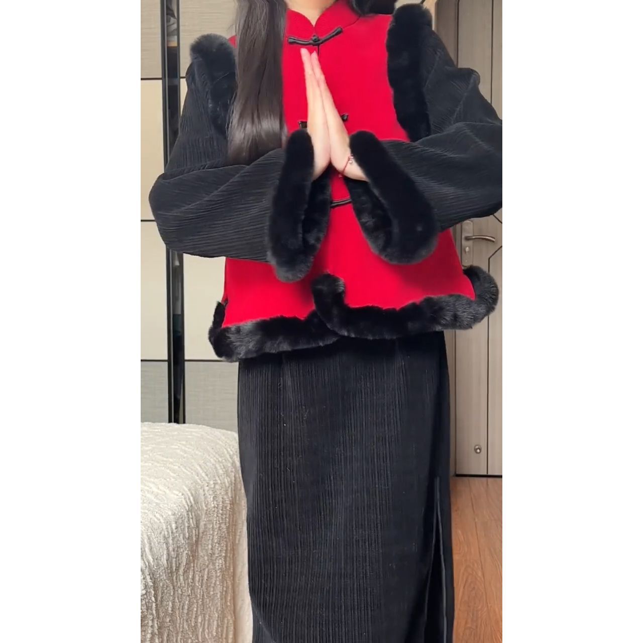 黑色旗袍套装秋冬季加绒厚过年战袍女成人拜年汉服唐装国风马甲袄