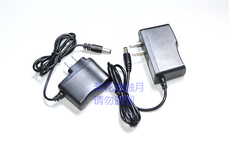 UItraFire 双光源钓鱼灯 手电筒LED 探照灯 充电器 F10