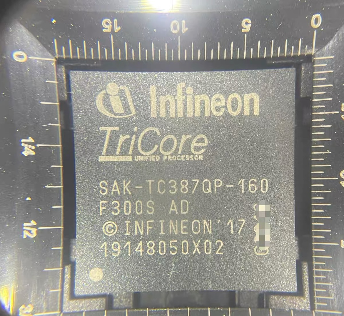SAK-TC387QP-160F300S AD  KXUMA1 PG-LFBGA-292 32位微控制器
