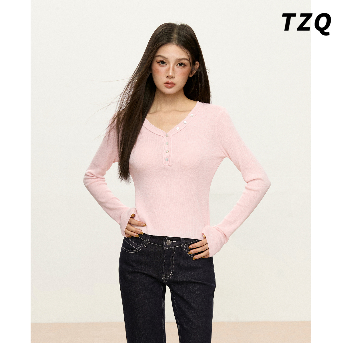 纯色极简风V领纽扣长袖T恤女