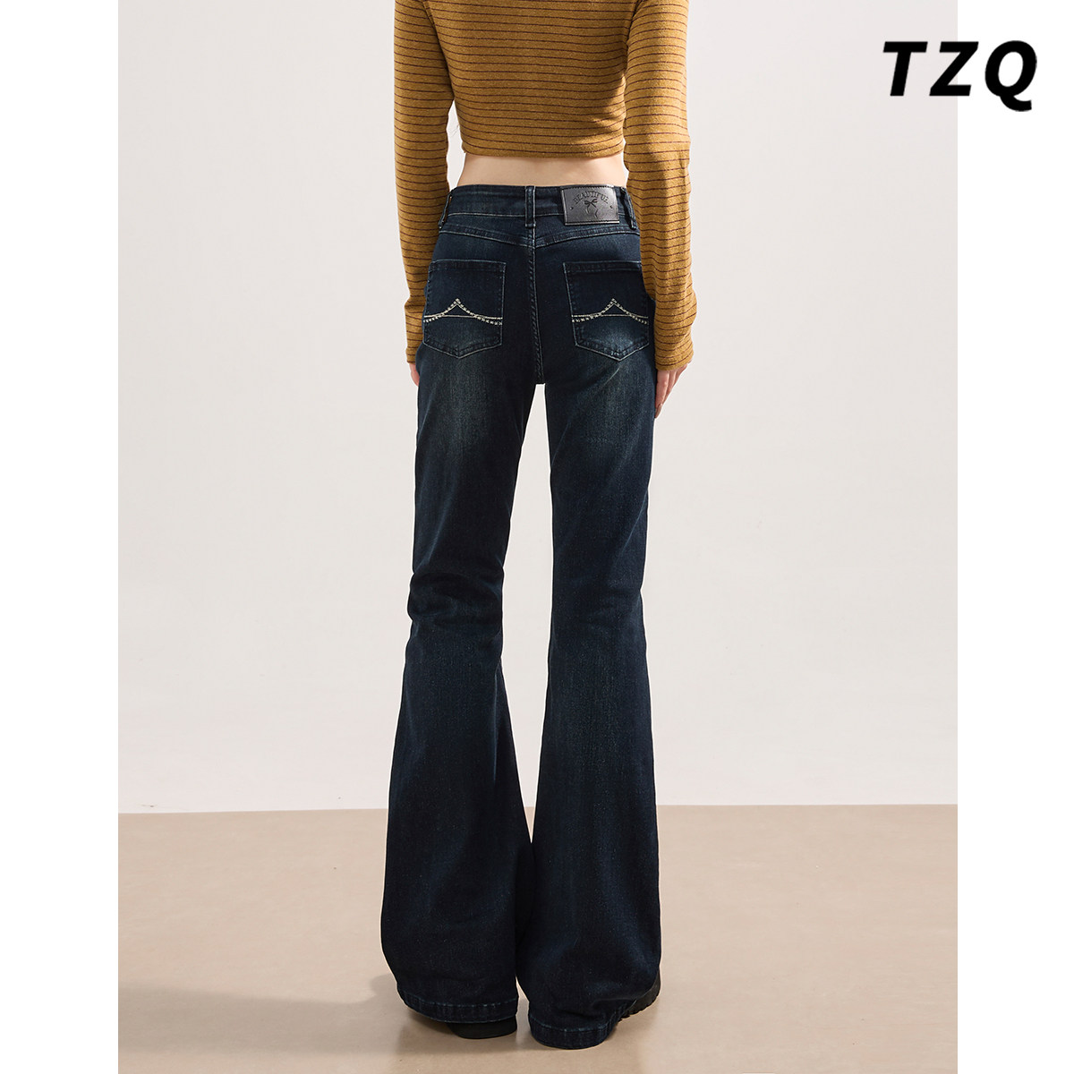 绣花不贴腿显瘦喇叭裤