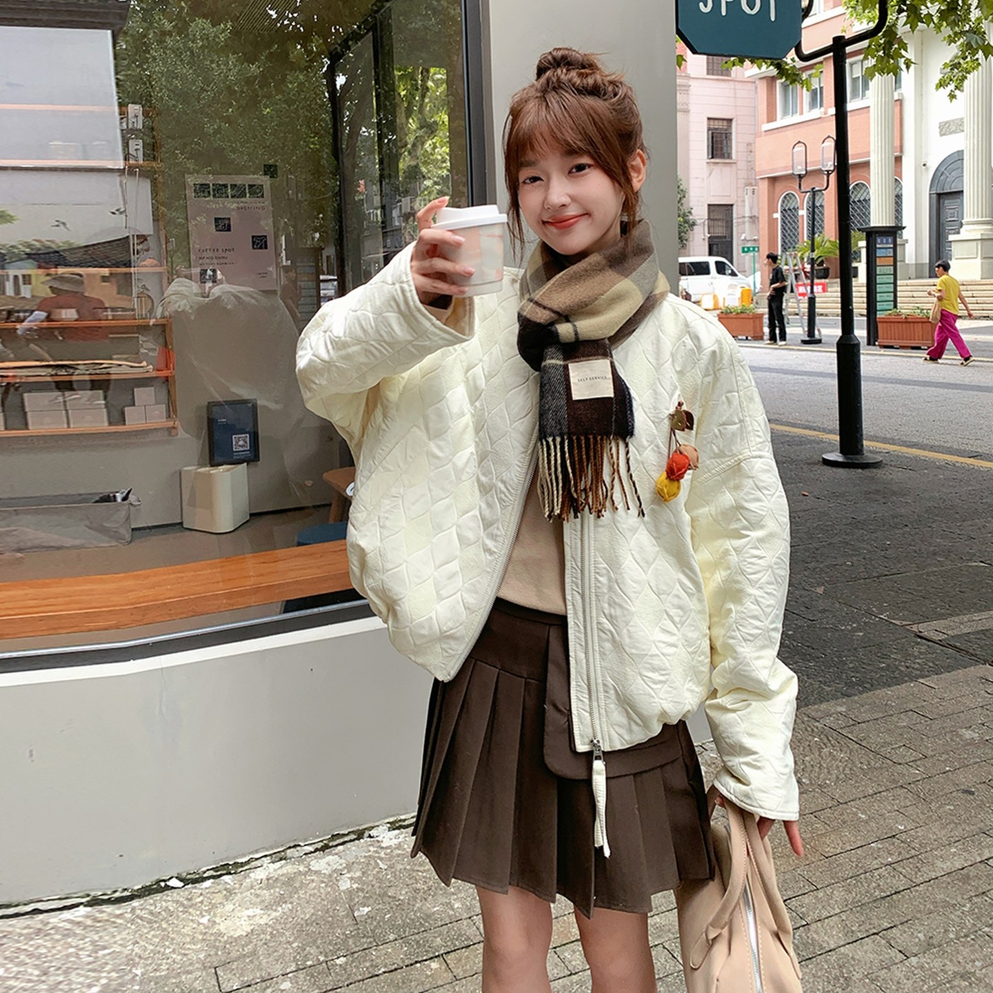 2025新款现货可爱百搭压纹短外套白色#25192-P155-K228,女装短外套,唛多