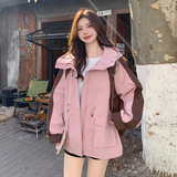 2026年春款现货俏皮甜美百搭显瘦冲锋衣外套2色#1001 P145K218,女装短外套,唛多,浙宝-网红风 2026年春款现货俏皮甜美百搭显瘦冲锋衣外套2色#1001 P145K218,女装短外套,唛多,浙宝-网红风