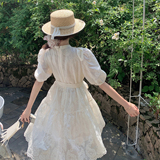 米白色夏系带收腰巨好看小个子裙子2025新款女蕾丝提花法式连衣裙，女装连衣裙，唛多