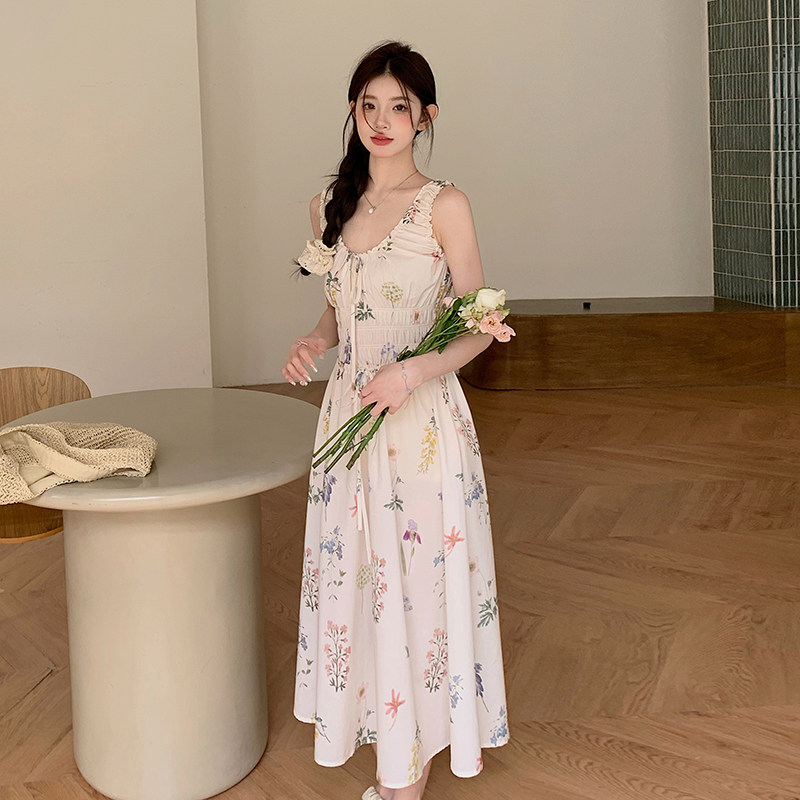 法式复古茶歇碎花吊带连衣裙女2025夏季新款韩版收腰显瘦甜美长裙,女装连衣裙,唛多