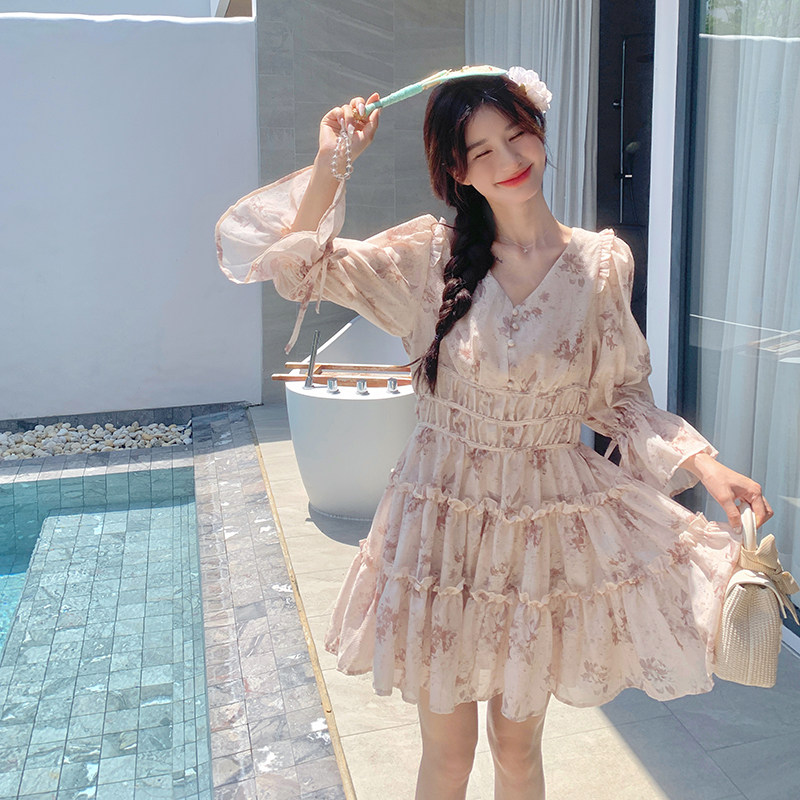 早春法式碎花连衣裙女小个子2025年新款超好看甜美收腰显瘦碎花裙，女装连衣裙，唛多