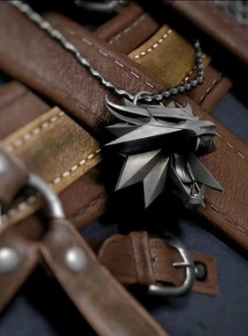 巫师三狼头项链杰洛特项链男钛钢配饰巫师三游戏同款吊坠毛衣链潮