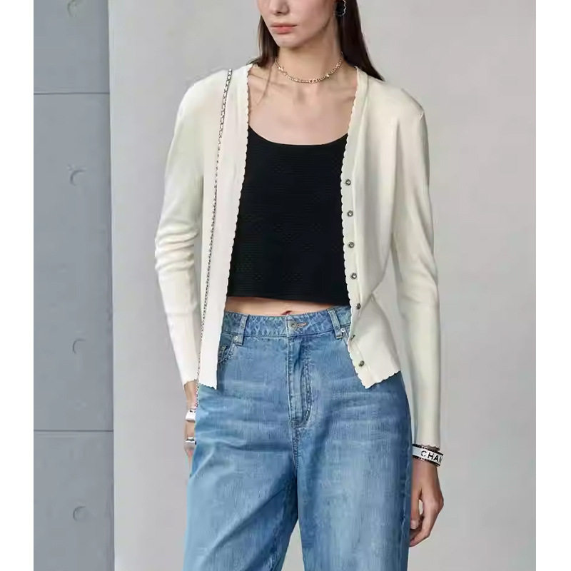 v领简约长袖米白色针织开衫女2026早春新款高级感桑蚕丝显瘦上衣