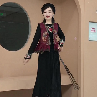 时尚刺绣马甲2025年秋季新款大码休闲上衣新中式复古女装马夹坎肩