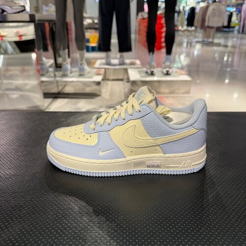 Nike耐克Air Force 1'07女款舒适百搭低帮运动休闲板鞋IV3222-400