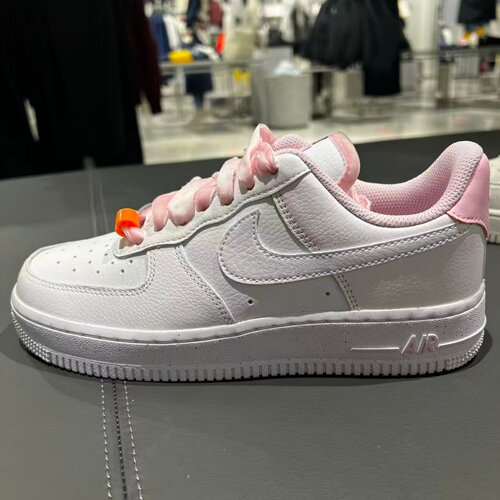 Nike/耐克Air Force 1 AF1女鞋白粉时尚百搭低帮板鞋HV4403-601