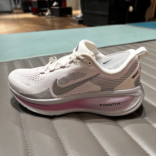 NIKE耐克VOMERO 18女子运动休闲透气轻便缓震跑步鞋 IM2503-133