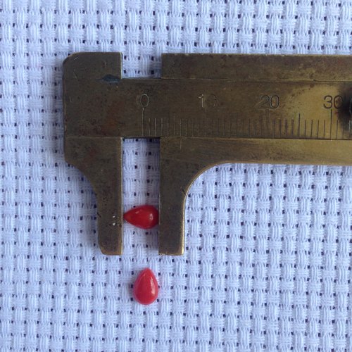 水滴红宝石纯天然红衫瑚裸石戒面4X6梨形