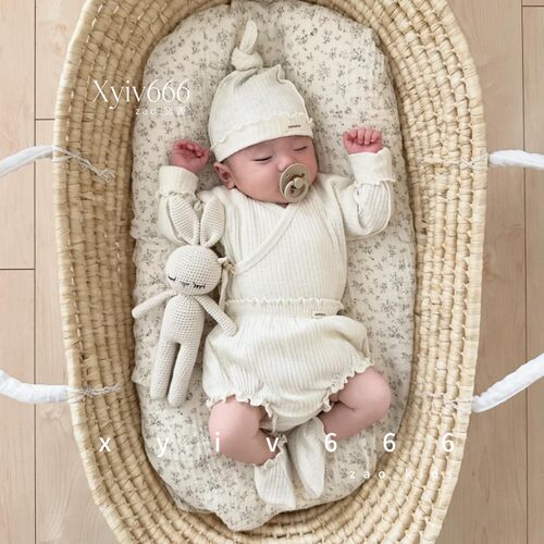 现货韩国进口新生婴儿套装木耳边斜襟和尚服上衣大PP裤PEEKABOO