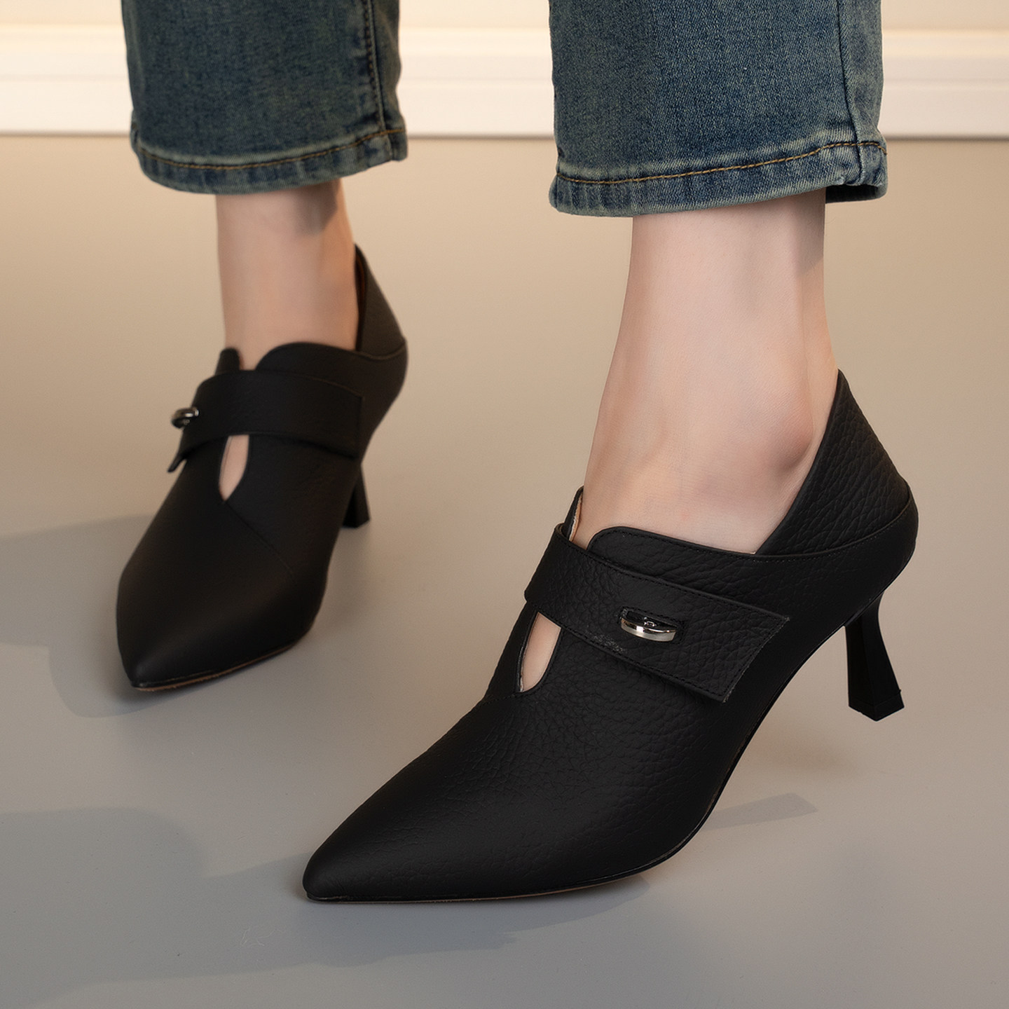 轻熟风尖头深口单鞋女中跟细跟羊皮气质高跟鞋踝靴时尚复古牛筋底,女鞋,深口单鞋,淘宝优惠券,粉丝福利购,淘宝优惠卷