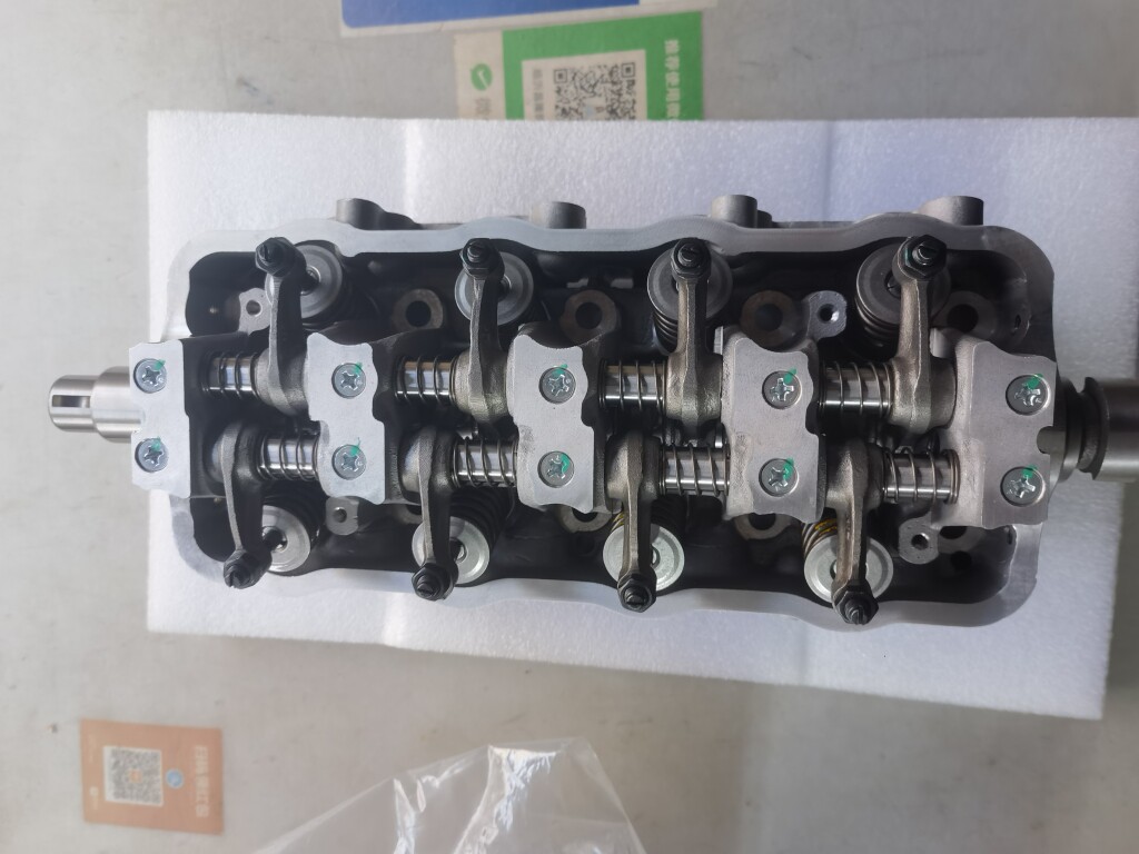 五菱之光缸盖总成6371/6376/6400发动机缸盖总成带凸轮轴465Q缸盖