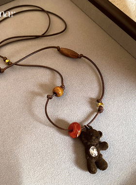 秋冬植绒玛瑙串珠小熊吊坠项链可爱设计感毛衣链轻奢感项饰女