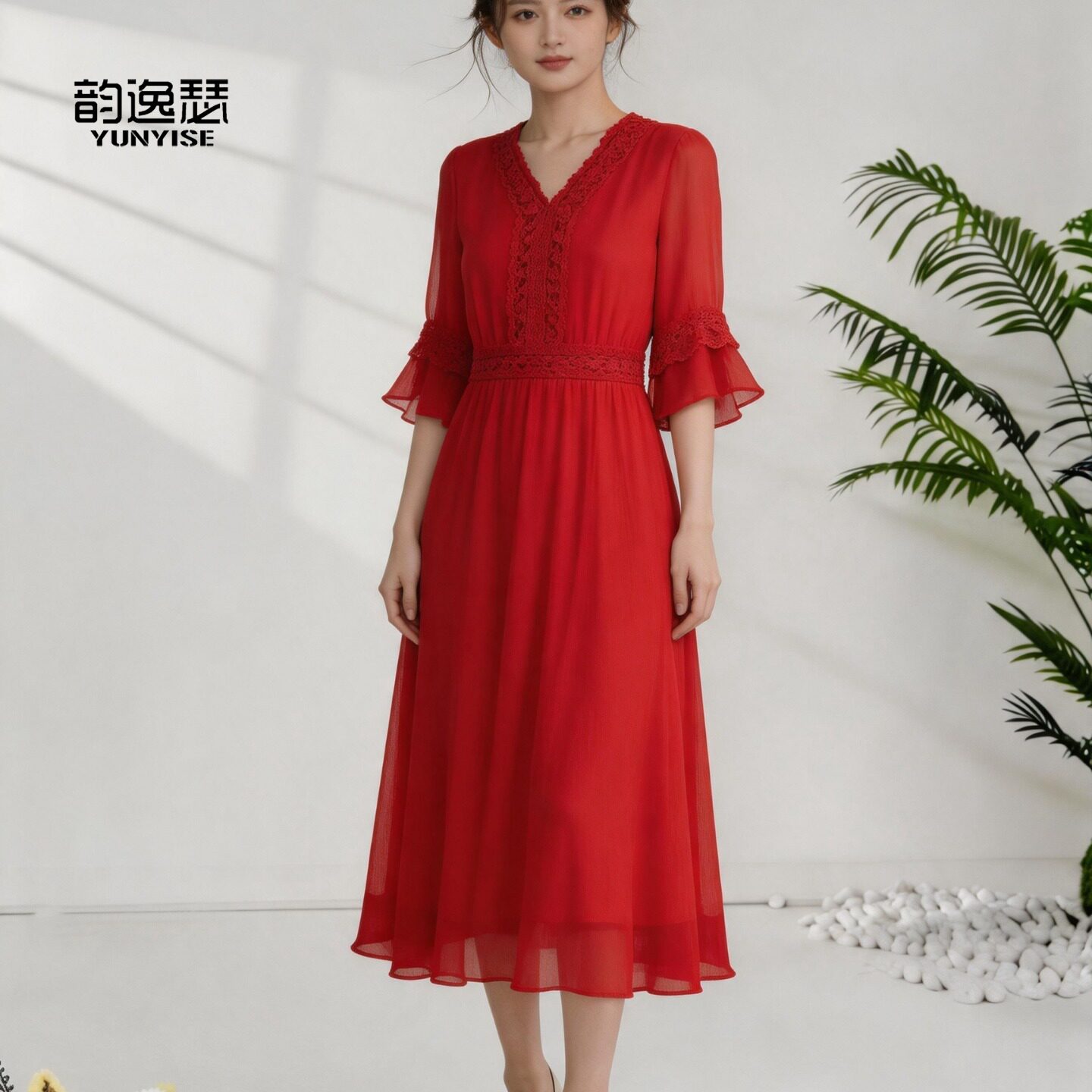真丝V领显瘦红裙度假风